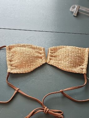 Straw Woven Bandeau Bikini Top in Natural Tan. Size Small.